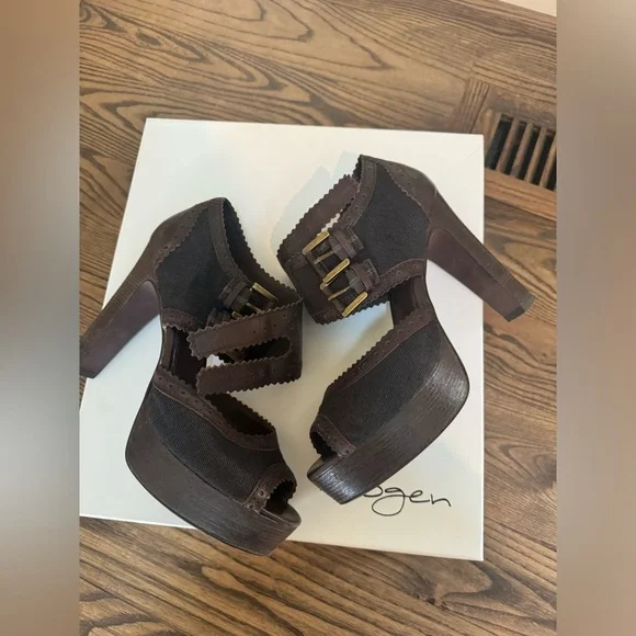 Halogen Heels Dark Brown Size 6.5 - Picture 5 of 5